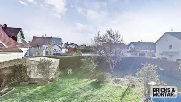 Immobilie in Röfingen - Gepflegtes Dreifamilienhaus mit zusätzlicher Einheit und Photovoltaik - Bild 4
