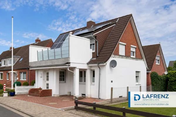Immobilie in Fehmarn - Viel Platz für zwei Generationen – Zweifamilienhaus mit großem Garten in Burg - Bild 1
