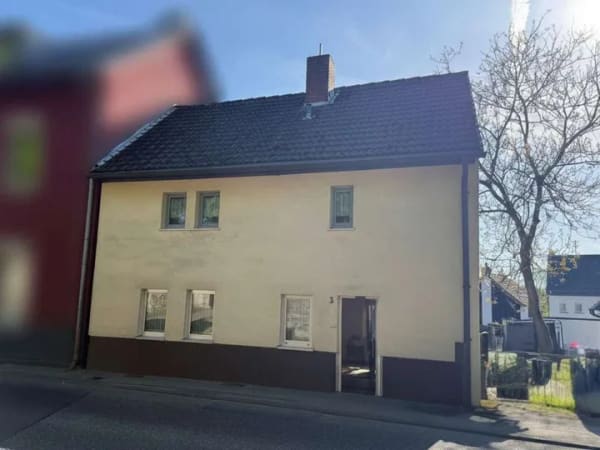 Immobilie in Hennef (Sieg) - Charmantes Einfamilienhaus mit großem Garten in Hennef-Allner – Ihre Chance zum individuellen Wohnen - Bild 2