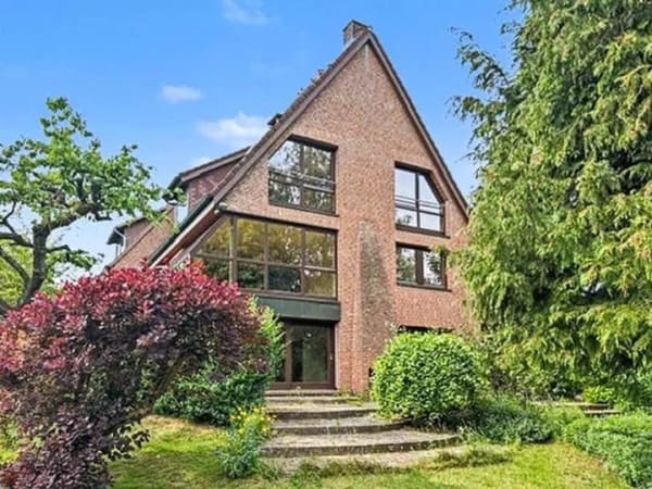 Immobilie in Reinfeld - Architektenhaus, gesuchte Lage in Reinfeld, Eigennutzung und Vermietung, Wohnfläche gesamt ca. 295m² - Bild 2