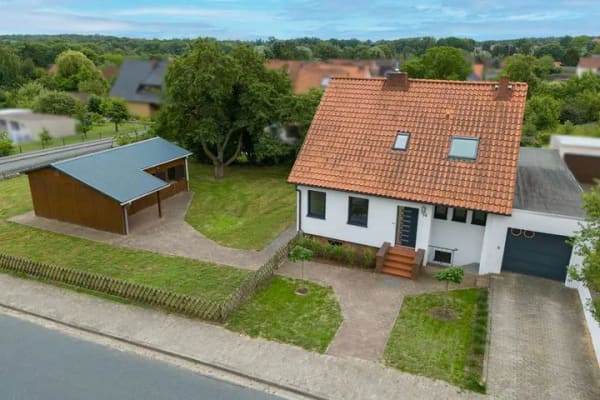 Immobilie in Hankensbüttel - Saniertes Familienhaus mit Sauna und Gartenhaus - Bild 0