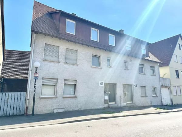 Immobilie in Ludwigsburg - Abriss - Immobilienpaket mit Entwicklungspotential - Großes Altbau-Objekt mit Innenhof und Scheune - Bild 1
