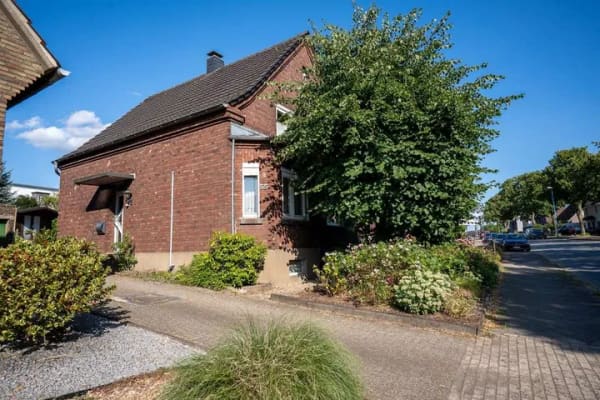 Immobilie in Bedburg-Hau - Gemütliches Einfamilienhaus mit großem Grundstück - Bild 0