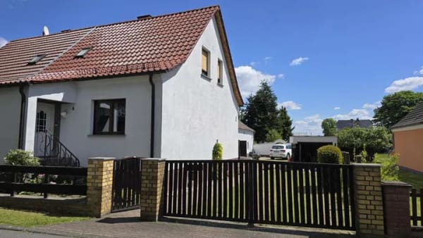 Immobilie in Mockrehna - Viel Platz in Mockrehna: Doppelhaushälfte mit 7 Zimmern - Bild 1
