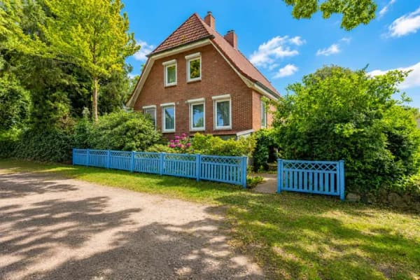 Immobilie in Beringstedt - Einfamilienhaus mit Geschichte
Gartenfreunde gern gesehen - Bild 0