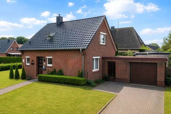 Immobilie in Stadland - Freistehendes Einfamilienhaus mit Wintergarten, Garage und großem Gestaltungspotenzial, Obj. 9850 - Bild 1
