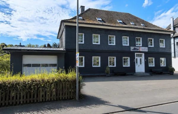 Immobilie in Erndtebrück - Wohnen und Arbeiten in einem besonderen Ambiente - mit durchdachter Ausstattung und viel Potenzial - Bild 0
