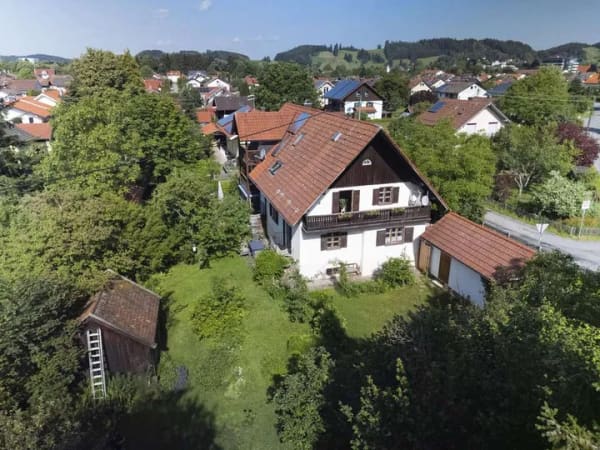 Immobilie in Peiting - Charmantes Einfamilienhaus – ein echtes Schmuckstück für Liebhaber historischen Flairs! - Bild 0