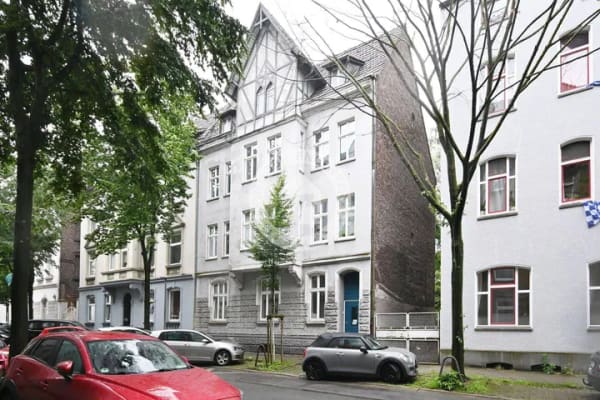 Immobilie in Gelsenkirchen - Mehrfamilienhaus mit viel Altbaucharme  und Ausbaureserve! - Bild 0