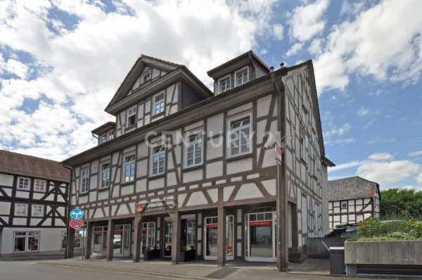 Immobilie in Grünberg - Historisches Ertragsobjekt mit Charakter - Fachwerkhaus im Herzen von Grünberg - Bild 1