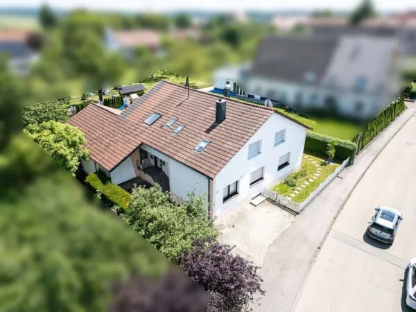 Immobilie in Laichingen - Großzügiges Zweifamilienhaus in ruhiger Lage – Wohnen mit Perspektive - Bild 3