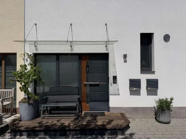 Immobilie in March - Familienfreundliche Eigentumswohnung auf 2 Etagen mit Hauscharakter und eigenem Garten - Bild 0
