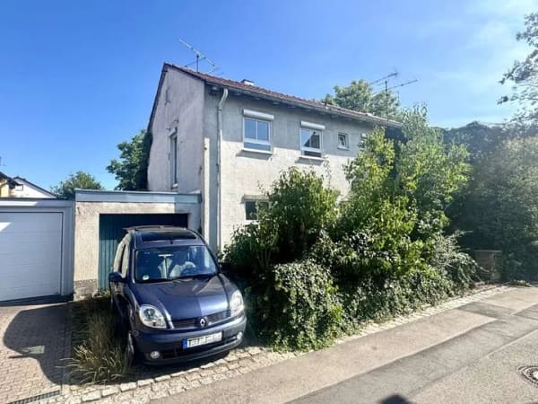 Immobilie in Holzgerlingen - Familienfreundliche Doppelhaushälfte mit Garten, Garage & viel Freiraum für Ihre Ideen - Bild 0