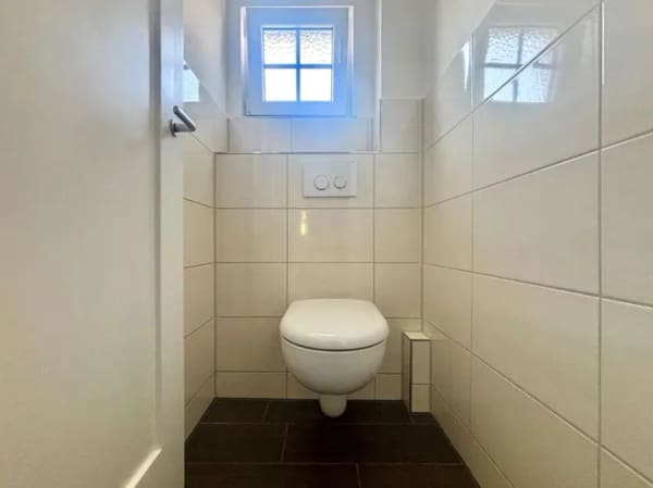 Immobilie in Holzgerlingen - Familienfreundliche Doppelhaushälfte mit Garten, Garage & viel Freiraum für Ihre Ideen - Bild 4