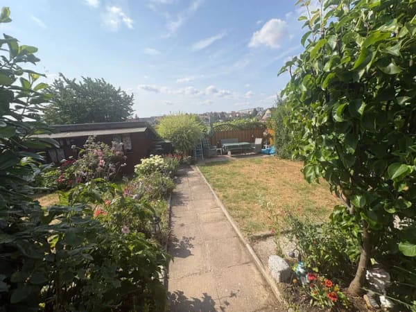 Immobilie in Erfurt - +++ Bungalow ++ Ferienbungalow ++ in ruhiger Gartenanlage von Erfurt ++ Ideal zum Entspannen +++ - Bild 4
