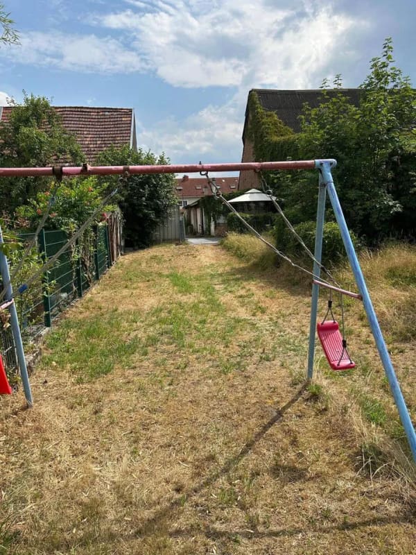 Immobilie in Philippsburg - Teilsaniertes Haus mit großem Grundstück in gewachsener Wohngegend von Philippsburg- Huttenheim - Bild 1