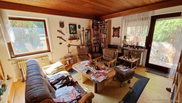 Immobilie in Traunstein - Renovierungsbedürftige 2-Zimmer Wohnung in bevorzugter Wohnlage von Traunstein - Bild 1