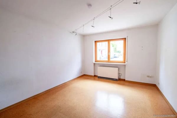 Immobilie in Offenbach an der Queich - Großzügiges Wohnhaus in Hofbauweise mit Innenhof, Garagen und Garten und viel Potential - Bild 3