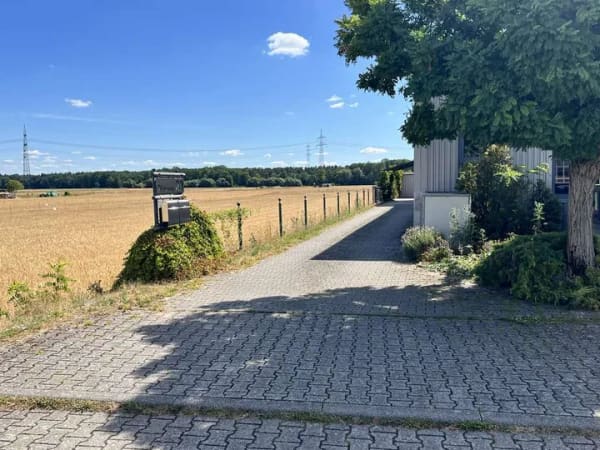 Immobilie in Hambrücken - Platz für große Ideen: Gepflegte Wohn- und Gewerbeimmobilie in Feldrandlage / Hambrücken - Bild 1