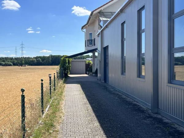 Immobilie in Hambrücken - Platz für große Ideen: Gepflegte Wohn- und Gewerbeimmobilie in Feldrandlage / Hambrücken - Bild 2