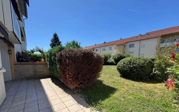 Immobilie in Friedrichshafen - 3-Zimmer-EG-Wohnung mit eigenem Eingang, Terrasse & Stellplatz - Bild 0