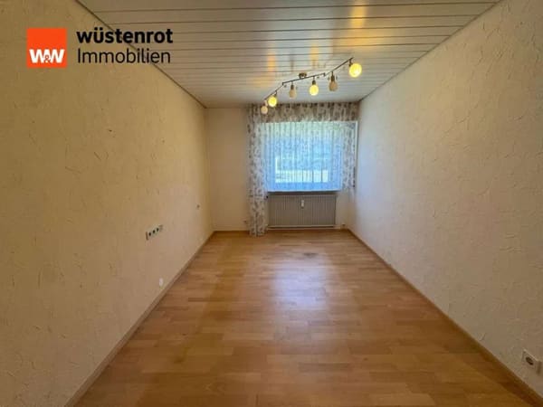 Immobilie in Friedrichshafen - 3-Zimmer-EG-Wohnung mit eigenem Eingang, Terrasse & Stellplatz - Bild 2