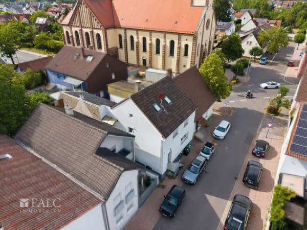 Immobilie in Karlsdorf-Neuthard - Zweifamilienhaus / Optimal für Kapitalanleger oder Mehrgenerationen - Bild 2