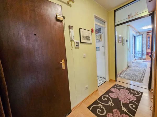 Immobilie in Remagen - Attraktive 2 Zimmer-Wohnung, drei Balkone und TG-Stallplatz, ca. 100 m zur Rheinpromenade in Remagen - Bild 2