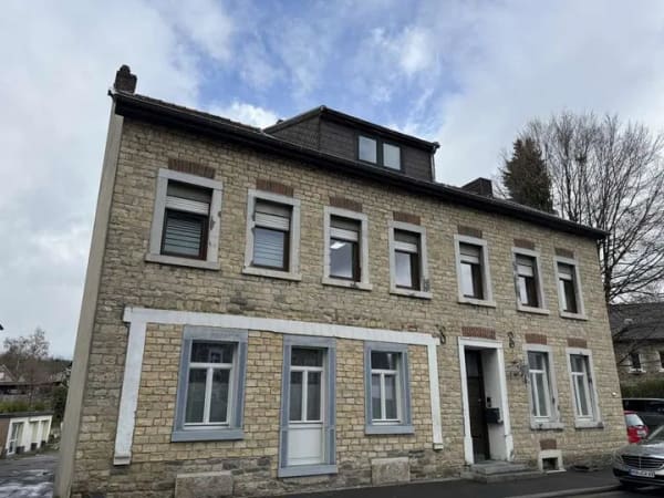 Immobilie in Stolberg - Denkmalgeschütztes Wohnhaus mit drei vermieteten Einheiten in Stolberg-Zweifall - Bild 1