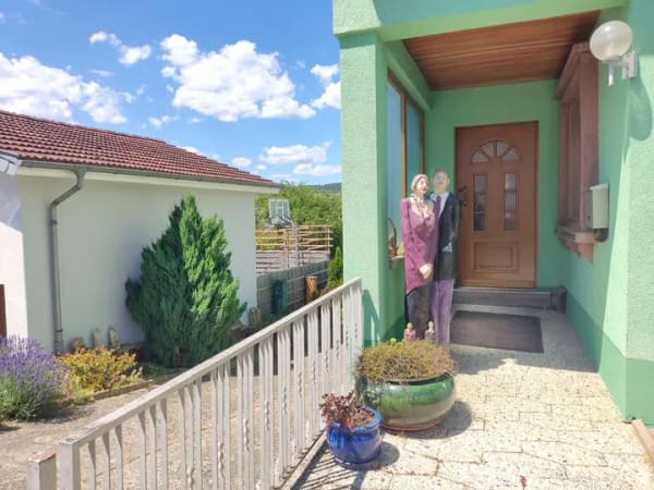 Immobilie in Dorsheim - Großzügiges Einfamilienhaus mit Garten, Garage und Platz für Hobby & Familie - Bild 0