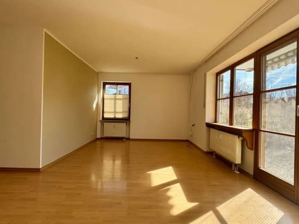 Immobilie in Pittenhart - Ihr neues Zuhause im Erdgeschoss: Terrasse und Tiefgaragenstellplatz - Bild 3