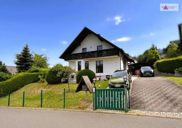 Immobilie in Hartenstein - Exklusives Zweifamilienhaus mit Pool, Sauna, Kamin & Doppelcarport in Hartenstein bei Zwickau - Bild 0