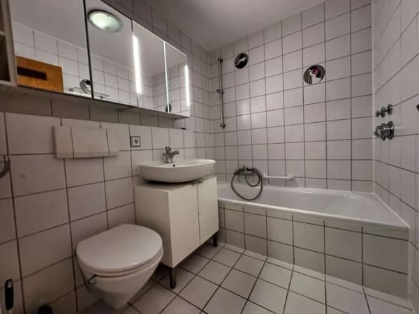 Immobilie in Rottenburg am Neckar - Super Kapitalanlage: 1-Zimmer-Appartement +++ Komplett renoviert +++ Stellplatz UND TG inklusive +++ - Bild 2