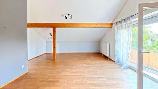 Immobilie in Rotthalmünster - Charmante 3-Zimmer-Dachgeschosswohnung mit Garage und Balkon - Bild 0
