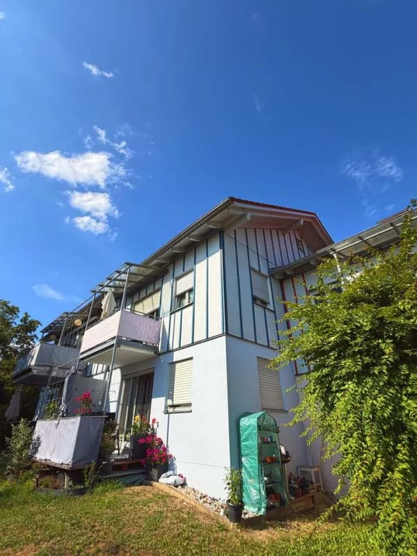 Immobilie in Rotthalmünster - Charmante 3-Zimmer-Dachgeschosswohnung mit Garage und Balkon - Bild 1