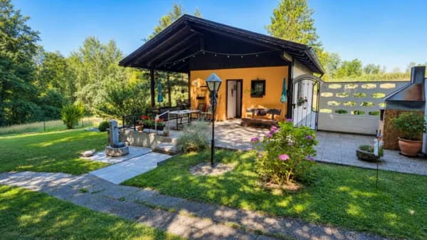 Immobilie in Neuburg am Inn - Kleines Ferienhaus auf großzügigem Naturgrundstück
Autobahn deutlich hörbar! - Bild 2