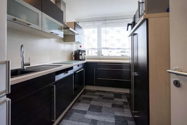Immobilie in Laichingen - Großzügige 4-Zimmer-Wohnung mit Süd-Loggia und zwei Tiefgaragenstellplätzen - Bild 4