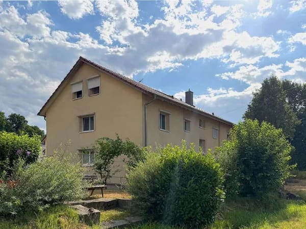 Immobilie in Waldkirch - 1-Zimmer Dachgeschosswohnung in Bahnhofsnähe – Kapitalanlage mit langjährigem Mietverhältnis - Bild 0