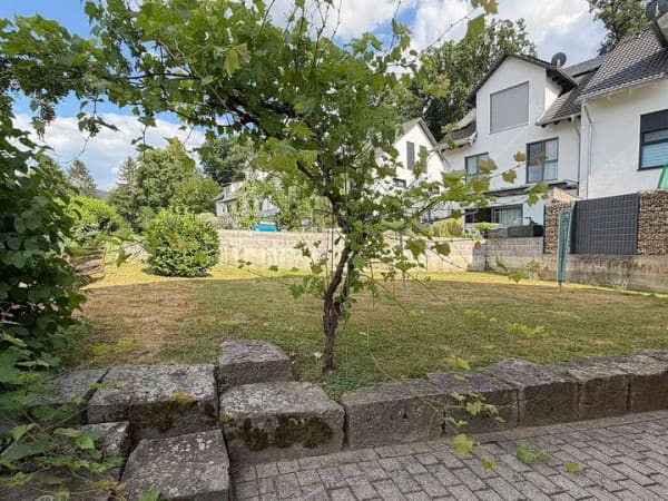 Immobilie in Waldkirch - 1-Zimmer Dachgeschosswohnung in Bahnhofsnähe – Kapitalanlage mit langjährigem Mietverhältnis - Bild 1