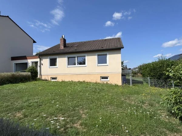 Immobilie in Reisbach - Bezugsfreier Bungalow mit großen Garten  in Bestlage von Reisbach - Bild 0