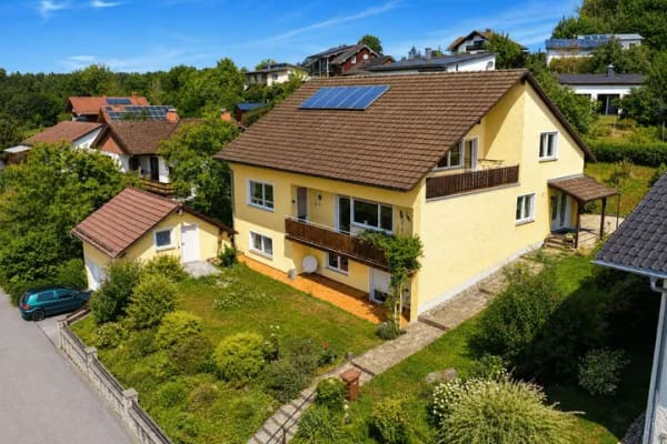 Immobilie in Windorf - Attraktives Mehrfamilienhaus mit drei Wohneinheiten und großem Grundstück - Bild 0