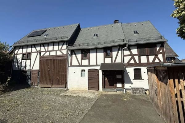 Immobilie in Eschenburg - 200 Jahre junges Fachwerkhaus mit Scheune in zentraler Ortslage - Bild 0