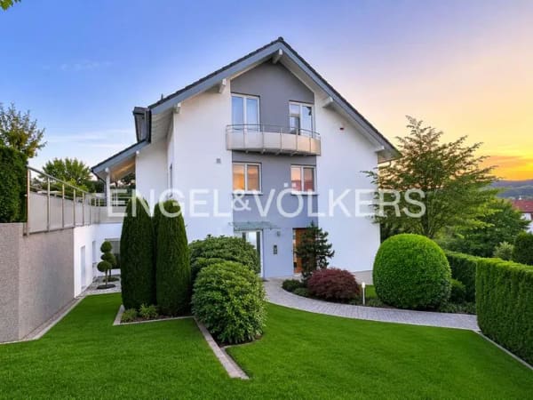 Immobilie in Ottenbach - Exklusives Wohnen in Feldrandlage – Spa, Pool & unverbaubarer Weitblick - Bild 1