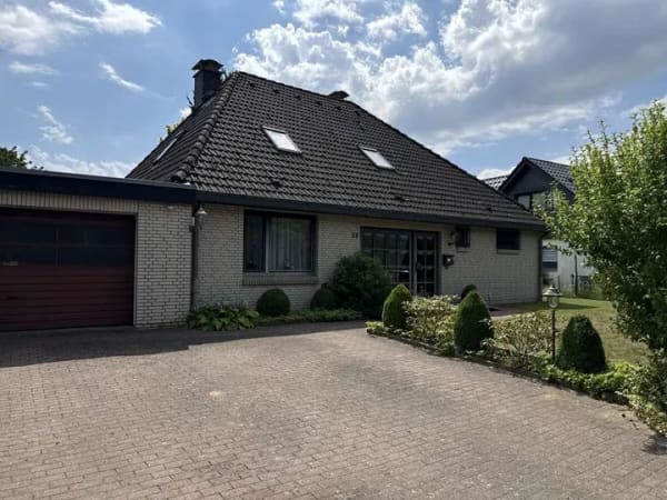Immobilie in Kirchbarkau - Wohnen mit Weitblick: Großzügiges Einfamilienhaus in begehrter Lage - OTTO STÖBEN GmbH - Bild 1