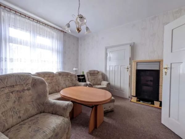 Immobilie in Lübben (Spreewald) - Gemütliches Einfamilienhaus mit viel Potenzial zum Verwirklichen - Bild 1
