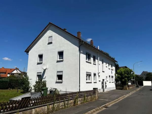 Immobilie in Michelau in Oberfranken - Öffentliches Höchstbieterverfahren: Mehrfamilienhaus (4 WE) auf 937 m² Grund in Michelau i.OFr. - Bild 0