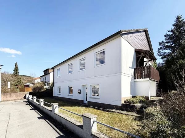 Immobilie in Tuttlingen - F&D | Großzügiges Einfamilienhaus mit Wintergarten in ruhiger Sackgassenlage von Nendingen - Bild 1