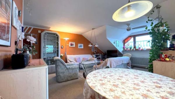 Immobilie in Bad Waldsee - Gemütliche 3-Zimmer-Dachgeschosswohnung mit Charme in Bad Waldsee - Bild 2