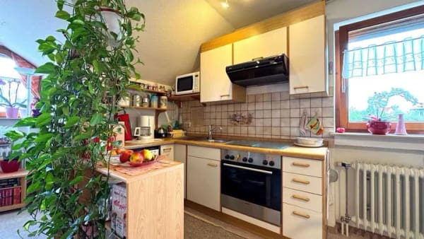 Immobilie in Bad Waldsee - Gemütliche 3-Zimmer-Dachgeschosswohnung mit Charme in Bad Waldsee - Bild 3