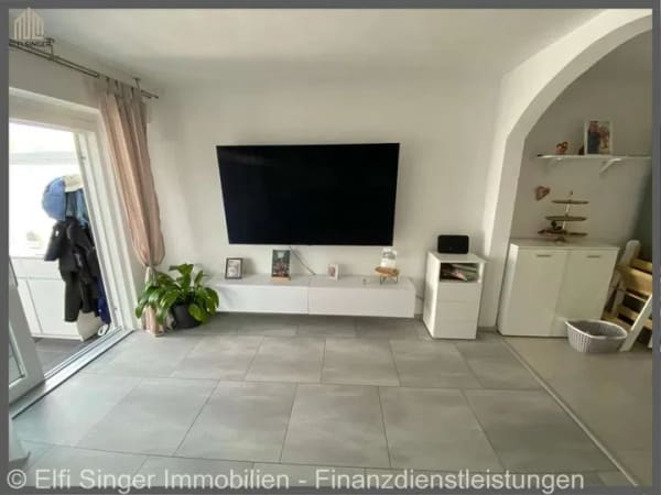 Immobilie in Neuenstein - Ein Zuhause mit Herz – 5 Zimmer, Garten, Balkon und Garage in Neuenstein - Bild 3
